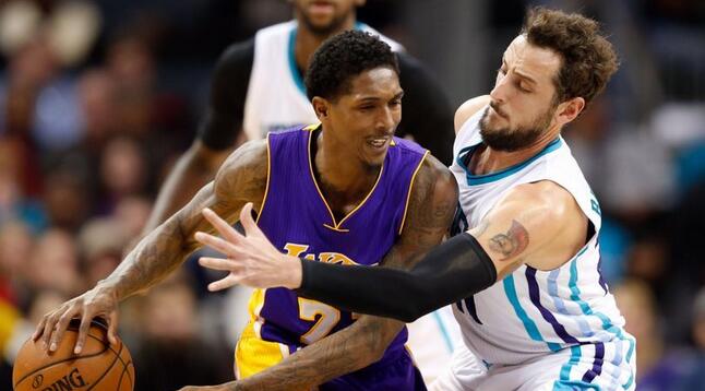 与此同时 与此同时